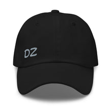 Casquette extensible unisex DZ brodé noir — vue de face