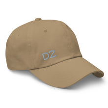 Casquette extensible unisex DZ brodé — vue avant droite