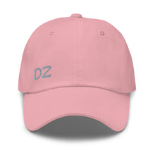 Casquette extensible unisex DZ brodé — vue de face