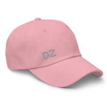 Casquette extensible unisex DZ brodé — vue avant droite