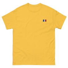 T-shirt classique unisexe drapeau brodé France – Rectangulaire — vue de face