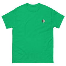 T-shirt classique unisexe drapeau brodé Algérie – Rond vert irlandais — vue de face