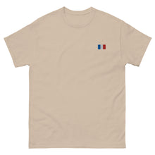 T-shirt classique unisexe drapeau brodé France – Rectangulaire — vue de face