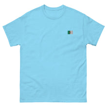 T-shirt classique unisexe drapeau brodé Algérie – Rectangulaire bleu ciel — vue de face