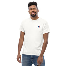 T-shirt classique unisexe drapeau brodé France – Rond blanc — vue de face