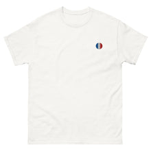T-shirt classique unisexe drapeau brodé France – Rond blanc — vue de face